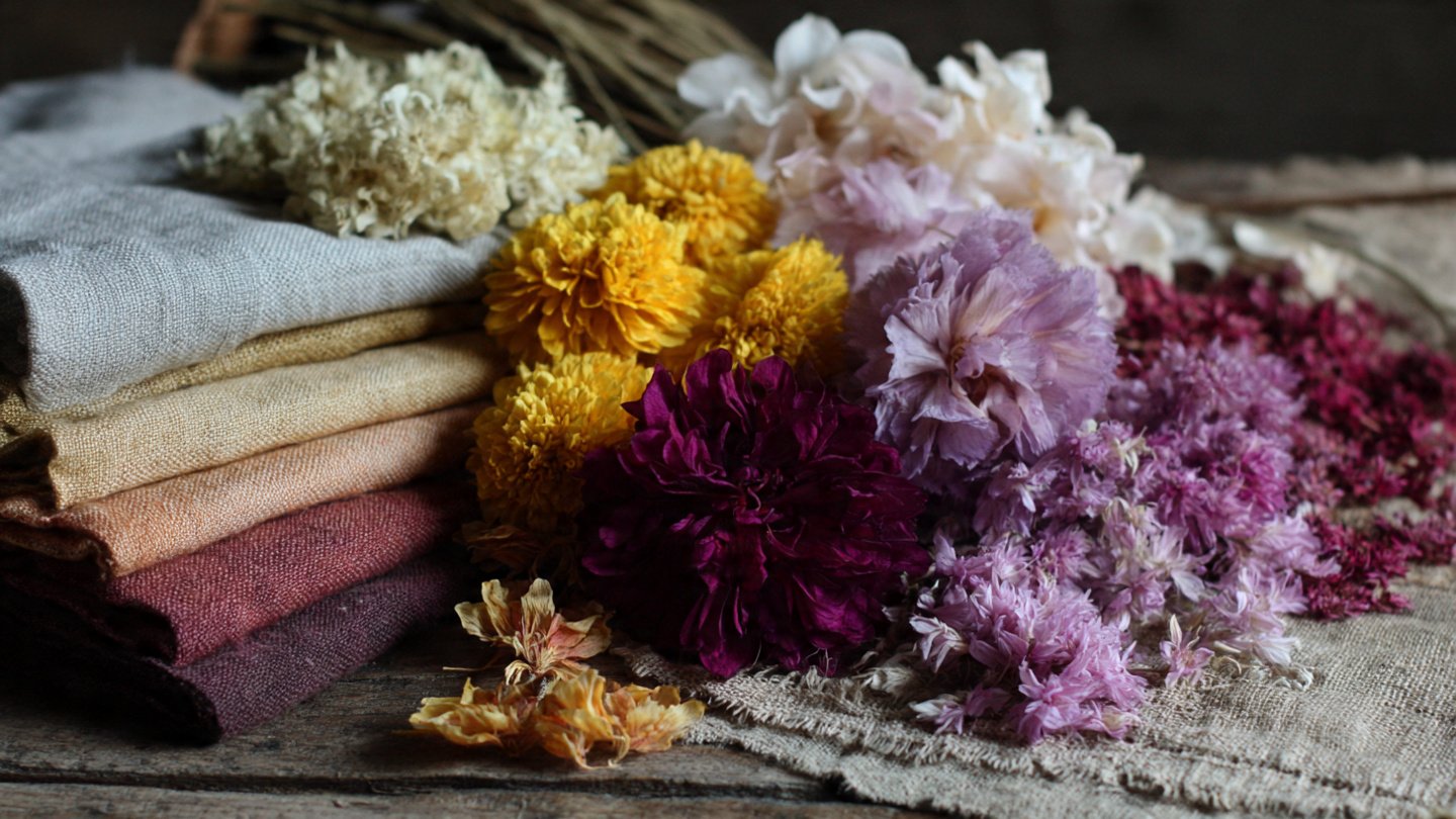 Which Flowers Offer the Best Natural Dyes for Home Fabric Crafting?